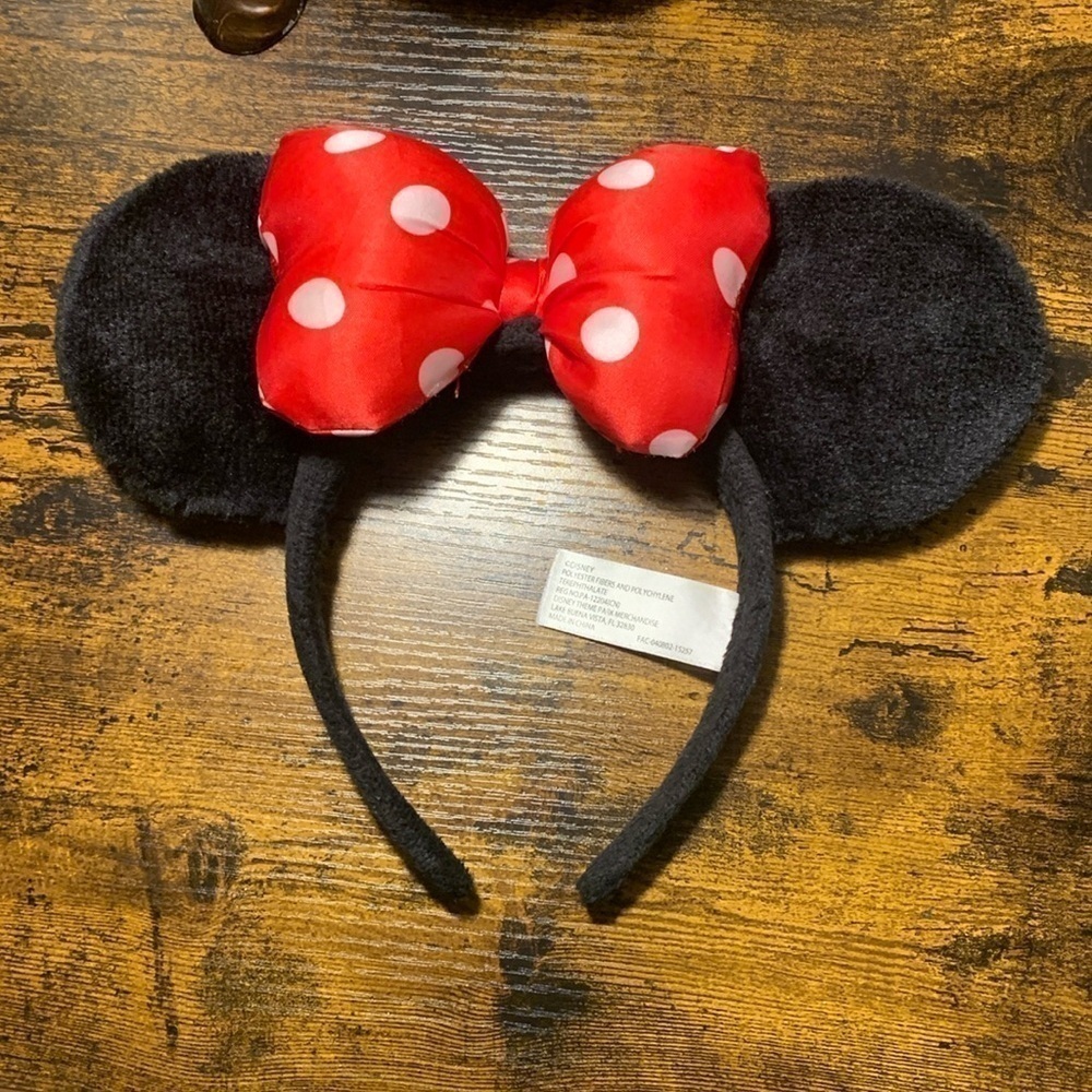 Disney Minnie ears with red and white bow